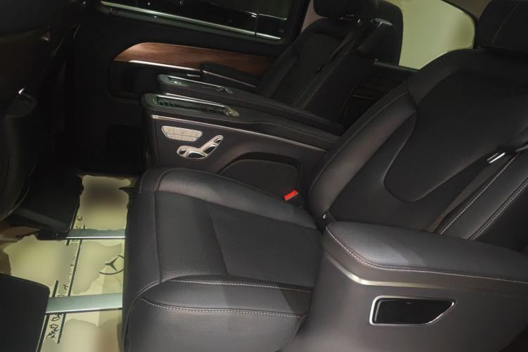 Used Mercedes-Benz V-Class 2021 V 260 L Long-wheelbase Luxury Edition Left Rear Seat