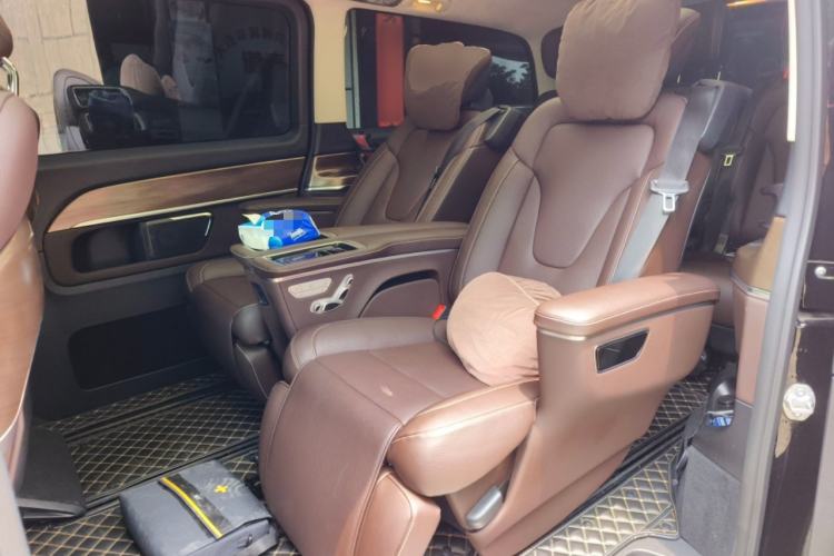 Used Mercedes-Benz V-Class 2021 V 260 L Long-wheelbase Luxury Edition Left Rear Seat