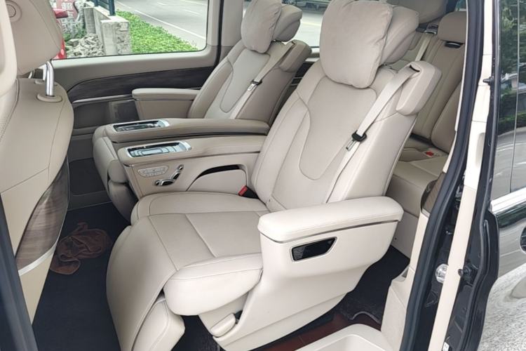 Used Mercedes-Benz V-Class 2021 V 260 L Long-wheelbase Luxury Edition Left Rear Seat