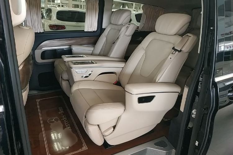 Used Mercedes-Benz V-Class 2021 V 260 L Long-wheelbase Luxury Edition Left Rear Seat