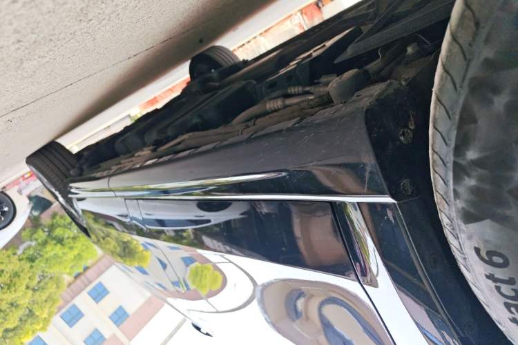 Used Mercedes-Benz V-Class 2021 V 260 Prestige Edition Left Side Sill