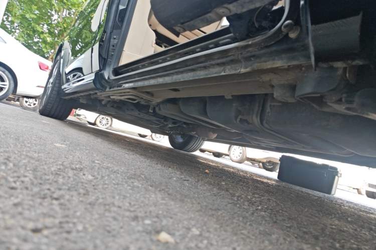 Used Mercedes-Benz V-Class 2021 V 260 Prestige Edition Left Side Sill