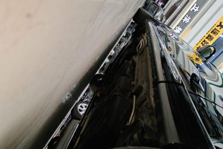 Used Mercedes-Benz V-Class 2021 V 260 L Long-wheelbase Luxury Edition Left Side Sill