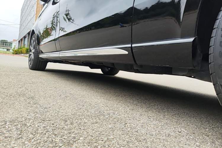 Used Mercedes-Benz V-Class 2021 V 260 L Long-wheelbase Luxury Edition Left Side Sill