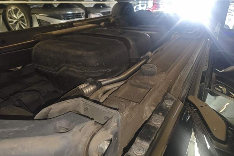 Used Mercedes-Benz V-Class 2021 V 260 L Long-wheelbase Luxury Edition Left Side Sill