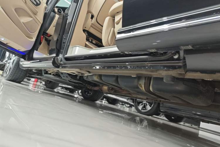 Used Mercedes-Benz V-Class 2021 V 260 L Long-wheelbase Luxury Edition Left Side Sill
