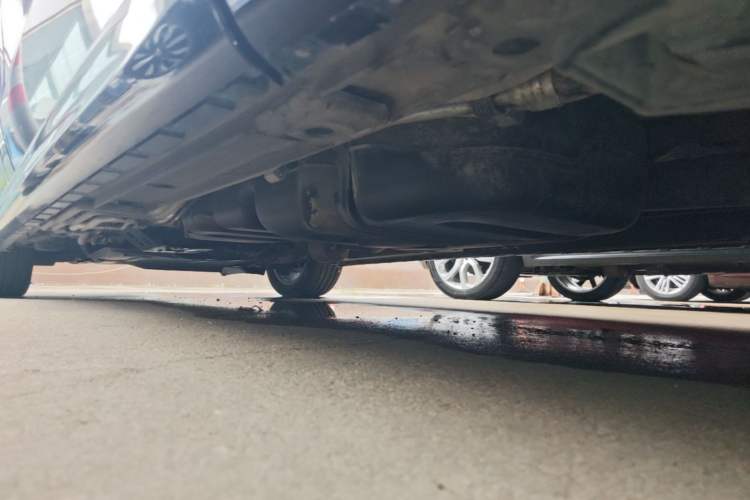 Used Mercedes-Benz V-Class 2021 V 260 L Long Wheelbase Prestige Edition Left Side Sill