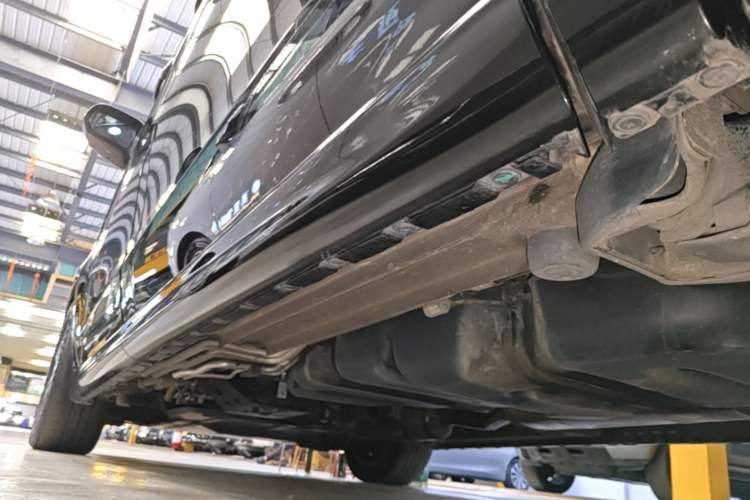 Used Mercedes-Benz V-Class 2021 V 260 Prestige Edition Left Side Sill