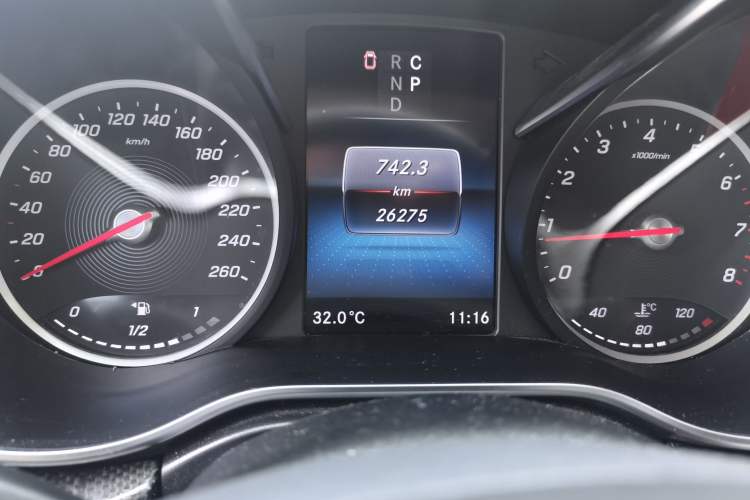 Used Mercedes-Benz V-Class 2021 V 260 L Long Wheelbase Prestige Edition Odometer Close Up