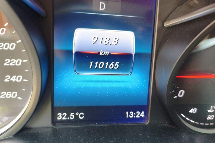 Used Mercedes-Benz V-Class 2021 V 260 L Long Wheelbase Prestige Edition Odometer Close Up