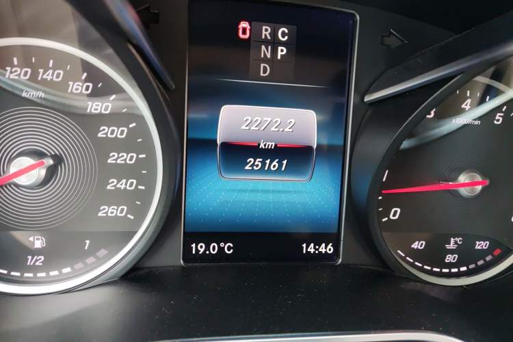 Used Mercedes-Benz V-Class 2021 V 260 L Long Wheelbase Prestige Edition Odometer Close Up