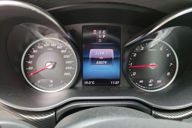 Used Mercedes-Benz V-Class 2021 V 260 L Long Wheelbase Prestige Edition Odometer Close Up