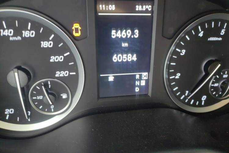 Used Mercedes-Benz V-Class 2021 V 260 L Long Wheelbase Prestige Edition Odometer Close Up