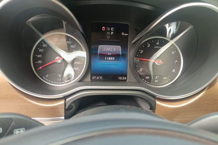 Used Mercedes-Benz V-Class 2021 V 260 L Long Wheelbase Prestige Edition Odometer Close Up