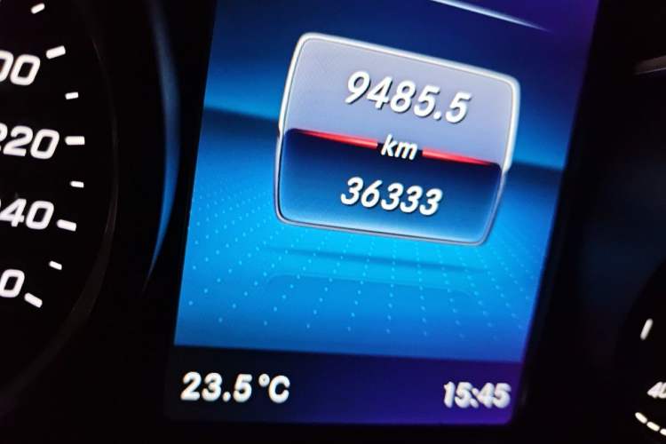 Used Mercedes-Benz V-Class 2021 V 260 L Long-wheelbase Luxury Edition Odometer Close Up