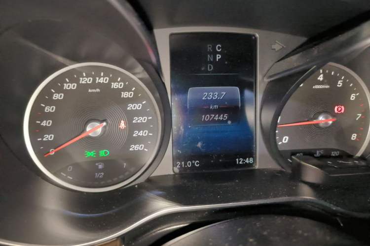Used Mercedes-Benz V-Class 2021 V 260 L Long Wheelbase Prestige Edition Odometer Close Up
