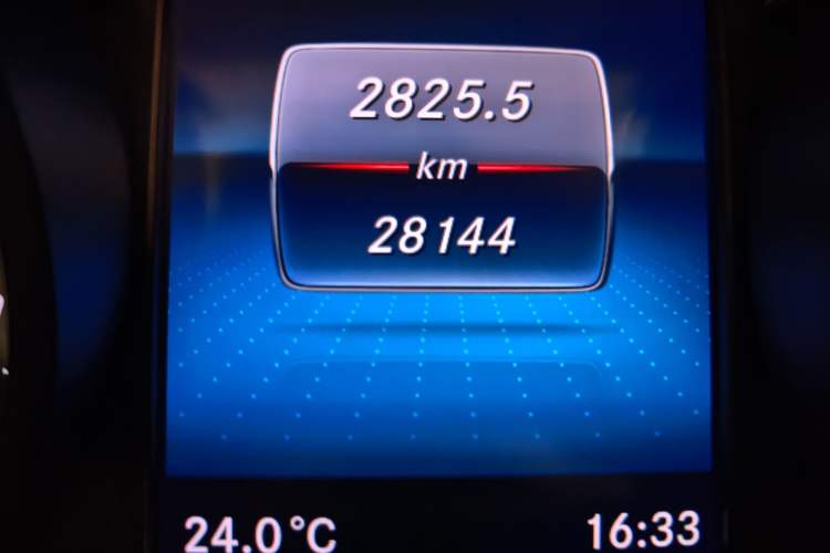 Used Mercedes-Benz V-Class 2021 V 260 L Long Wheelbase Prestige Edition Odometer Close Up