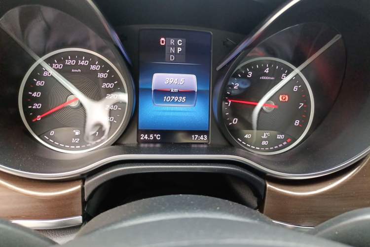 Used Mercedes-Benz V-Class 2021 V 260 L Long Wheelbase Prestige Edition Odometer Close Up