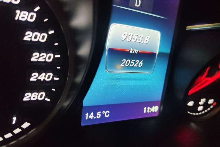 Used Mercedes-Benz V-Class 2021 V 260 L Long Wheelbase Prestige Edition Odometer Close Up