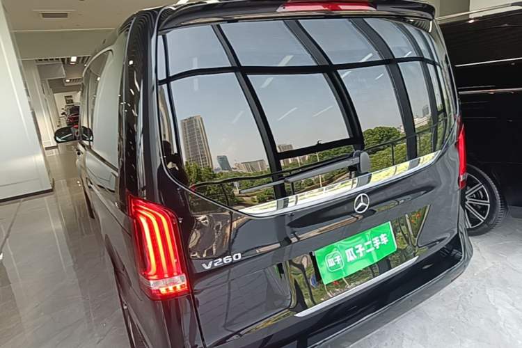 Used Mercedes-Benz V-Class 2021 V 260 Avantgarde Edition Rear Left 45 Deg