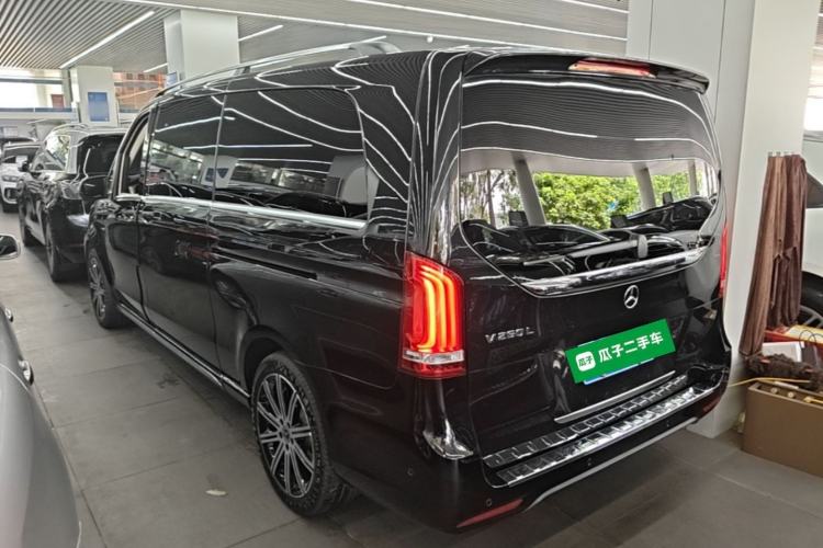Used Mercedes-Benz V-Class 2021 V 260 L Long-wheelbase Luxury Edition Rear Left 45 Deg
