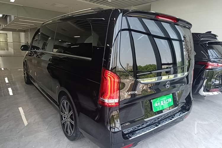 Used Mercedes-Benz V-Class 2021 V 260 L Long-wheelbase Luxury Edition Rear Left 45 Deg