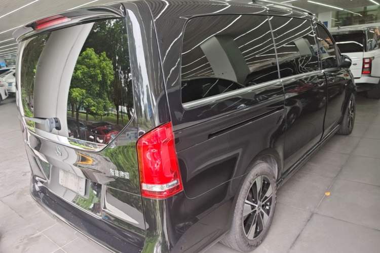 Used Mercedes-Benz V-Class 2021 V 260 Prestige Edition Rear Right 45 Deg