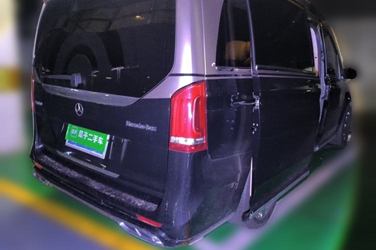 Used Mercedes-Benz V-Class 2021 V 260 Avantgarde Edition Rear Right 45 Deg