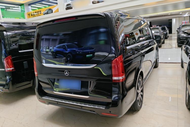 Used Mercedes-Benz V-Class 2021 V 260 L Long-wheelbase Luxury Edition Rear Right 45 Deg
