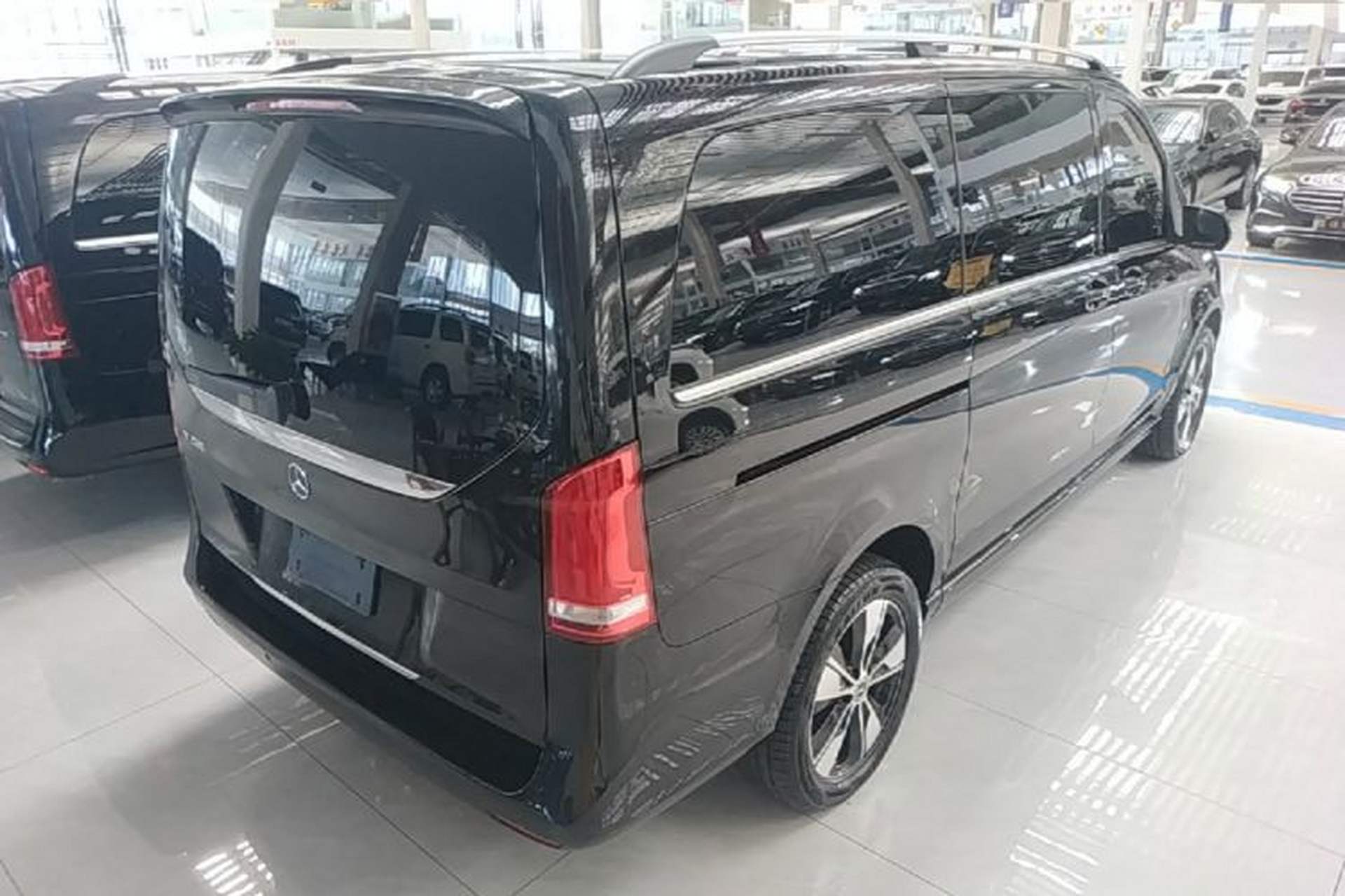 Used Mercedes-Benz V-Class 2021 V 260 Prestige Edition Rear Right 45 Deg