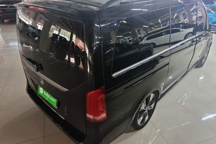 Used Mercedes-Benz V-Class 2021 V 260 Prestige Edition Rear Right 45 Deg