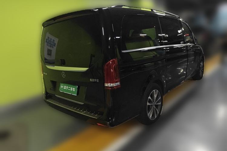 Used Mercedes-Benz V-Class 2021 V 260 Avantgarde Edition Rear Right 45 Deg