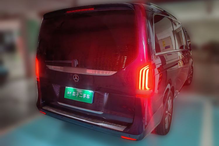 Used Mercedes-Benz V-Class 2021 V 260 Avantgarde Edition Rear Right 45 Deg