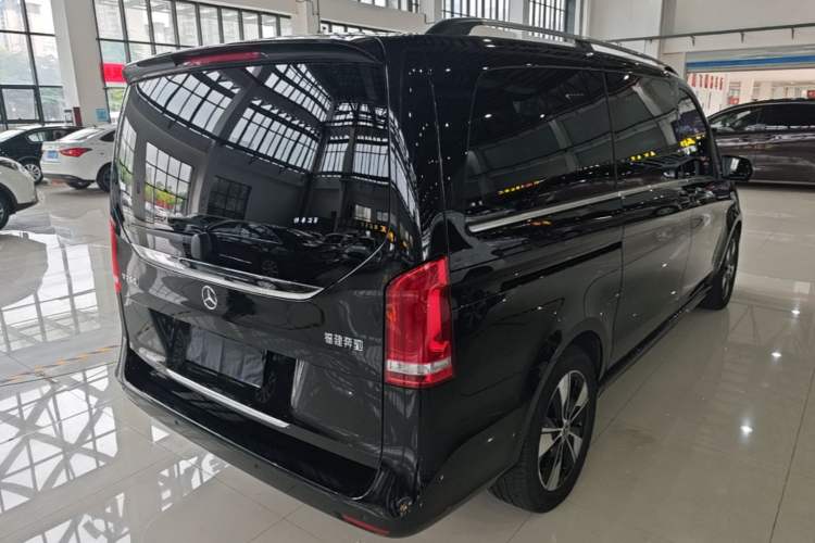 Used Mercedes-Benz V-Class 2021 V 260 Prestige Edition Rear Right 45 Deg