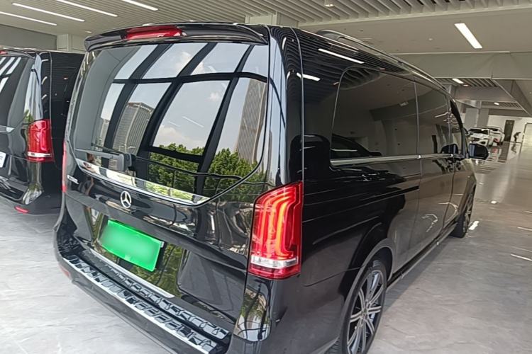 Used Mercedes-Benz V-Class 2021 V 260 L Long-wheelbase Luxury Edition Rear Right 45 Deg