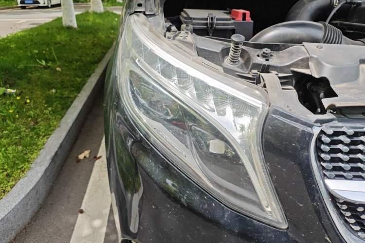 Used Mercedes-Benz V-Class 2021 V 260 L Long-wheelbase Luxury Edition Right Front Headlight
