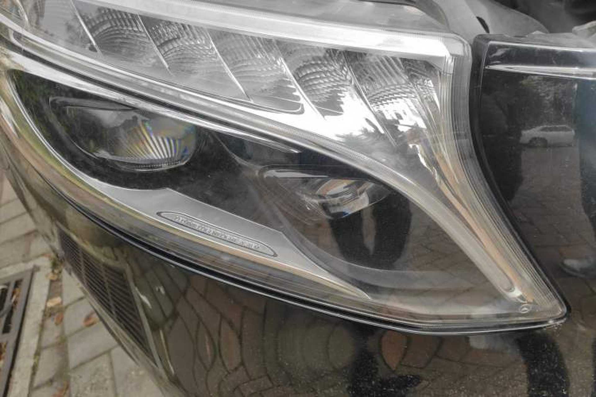 Used Mercedes-Benz V-Class  Right Front Headlight
