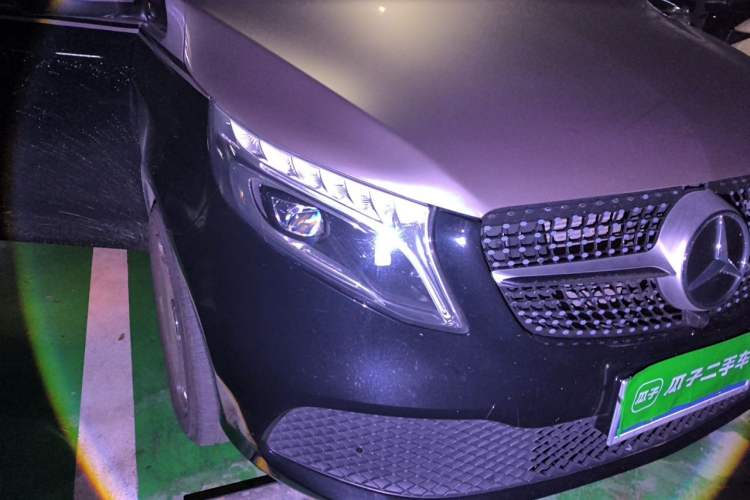 Used Mercedes-Benz V-Class 2021 V 260 Avantgarde Edition Right Front Headlight