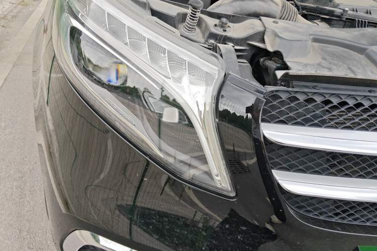 Used Mercedes-Benz V-Class 2021 V 260 L Long Wheelbase Prestige Edition Right Front Headlight