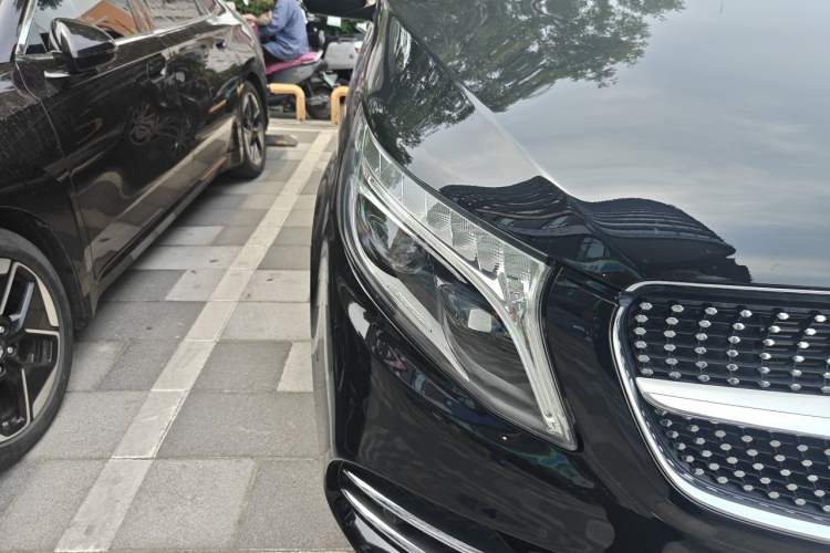 Used Mercedes-Benz V-Class 2021 V 260 L Long-wheelbase Luxury Edition Right Front Headlight