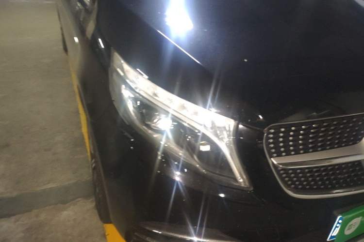 Used Mercedes-Benz V-Class 2021 V 260 L Long-wheelbase Luxury Edition Right Front Headlight