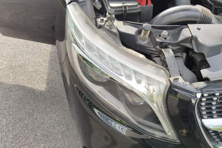 Used Mercedes-Benz V-Class 2021 V 260 L Long-wheelbase Luxury Edition Right Front Headlight