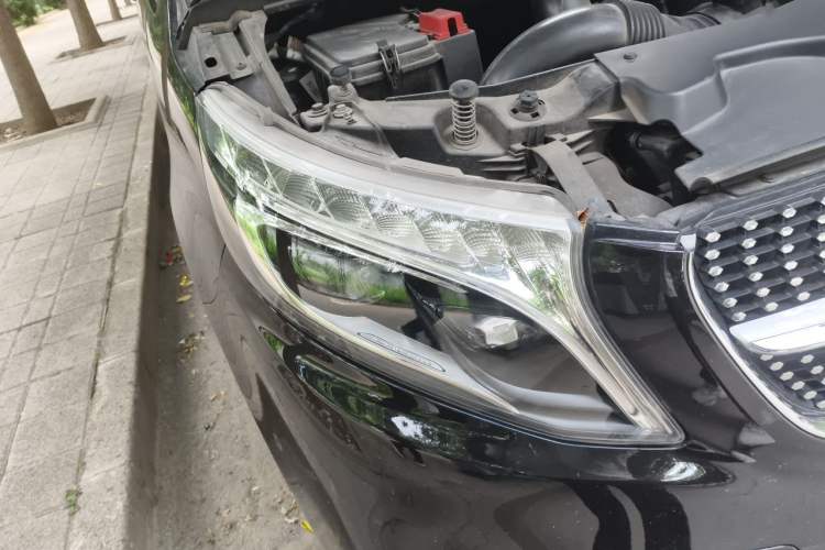 Used Mercedes-Benz V-Class 2021 V 260 L Long-wheelbase Luxury Edition Right Front Headlight