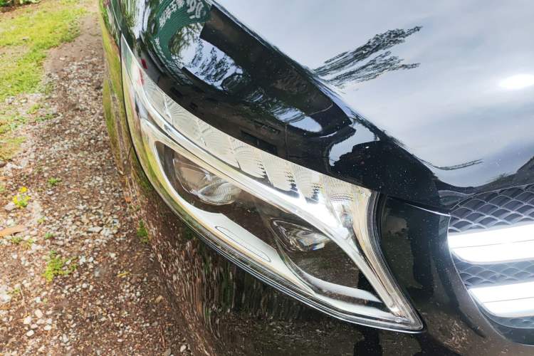 Used Mercedes-Benz V-Class 2021 V 260 Avantgarde Edition Right Front Headlight