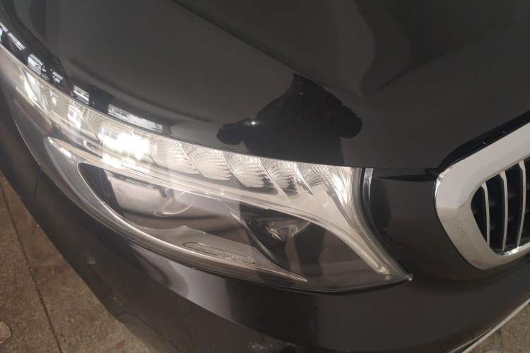 Used Mercedes-Benz V-Class 2021 V 260 L Long Wheelbase Prestige Edition Right Front Headlight