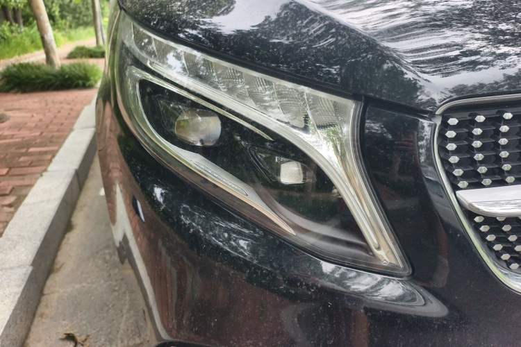 Used Mercedes-Benz V-Class 2021 V 260 L Long-wheelbase Luxury Edition Right Front Headlight
