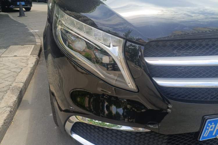 Used Mercedes-Benz V-Class 2021 V 260 L Long Wheelbase Prestige Edition Right Front Headlight