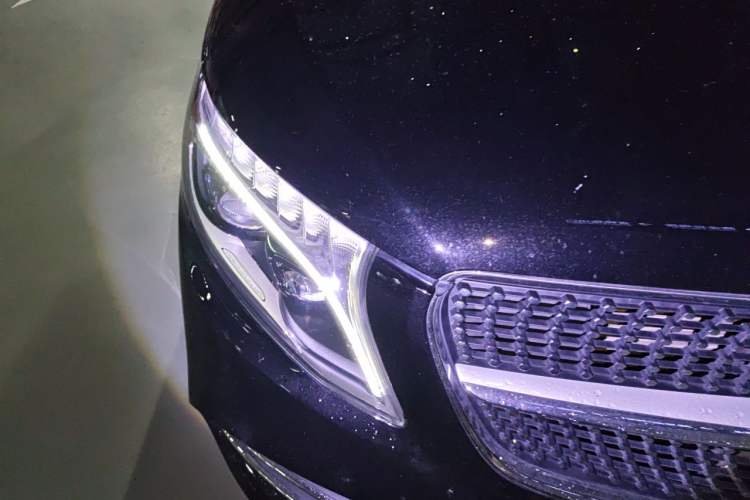 Used Mercedes-Benz V-Class 2021 V 260 L Long-wheelbase Luxury Edition Right Front Headlight
