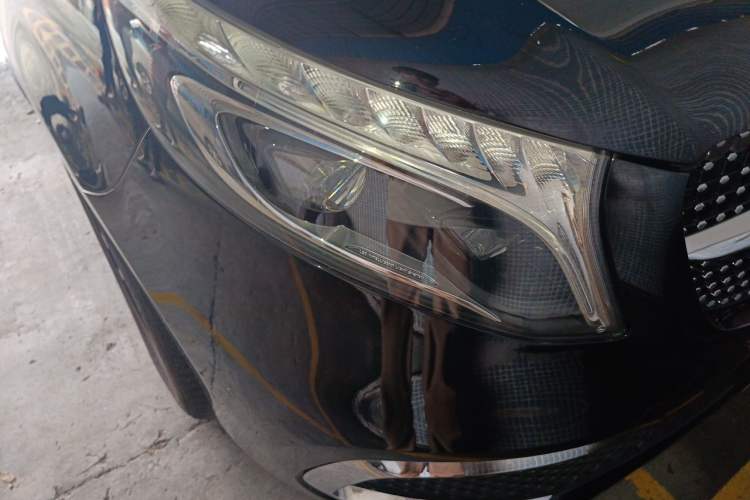Used Mercedes-Benz V-Class  Right Front Headlight