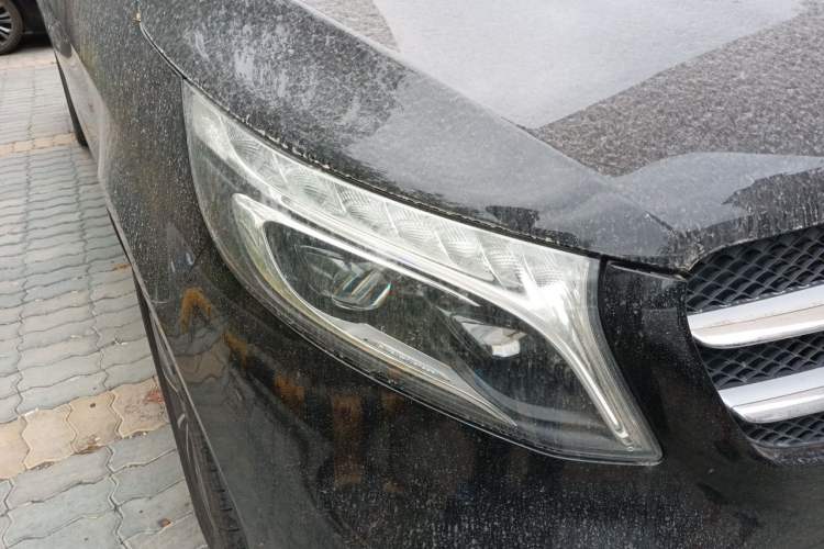 Used Mercedes-Benz V-Class 2021 V 260 Avantgarde Edition Right Front Headlight
